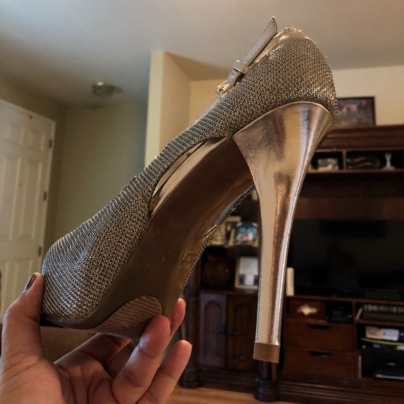GUESS HEELS - Picture 4 of 8